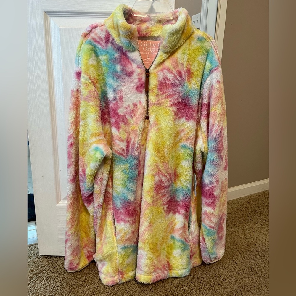 NWT tie-dye pattern Sherpa fleece